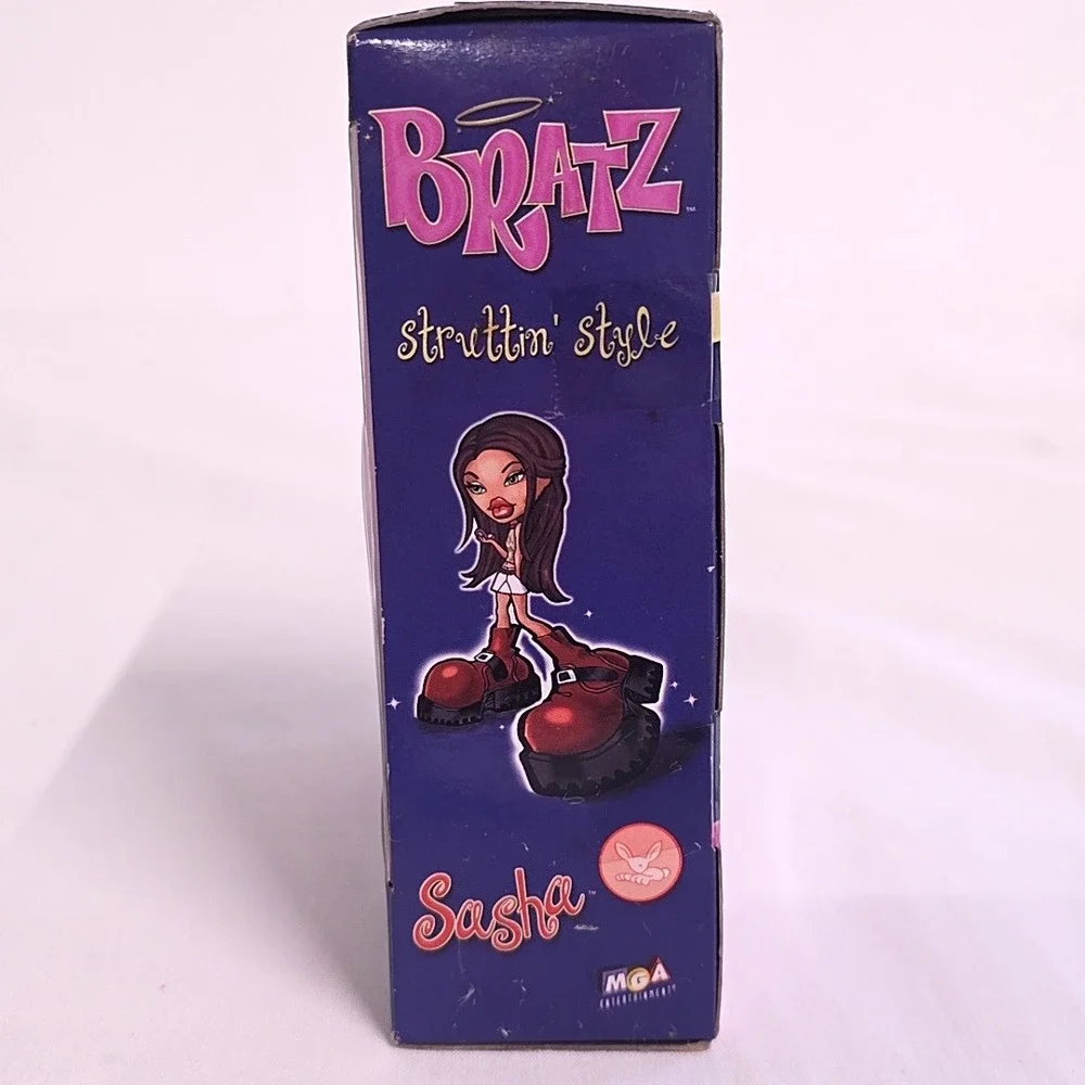 Bratz Shoe Pack Sasha Struttin Style NIB 2002 MGA White Black Brown 3 Pairs Y2K